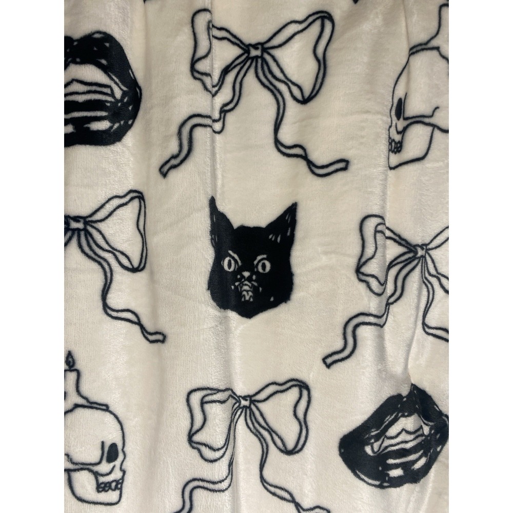 Rachel Roy Halloween Oversized Throw Blanket Cream 60x70 Bow Cat Bat Skull